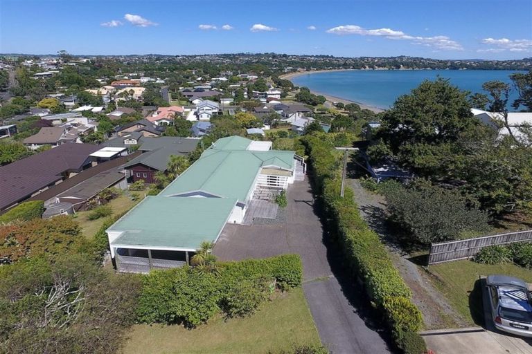 Photo of property in 22a Tindalls Bay Road, Tindalls Beach, Whangaparaoa, 0930