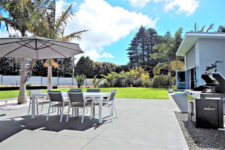 Photo of property in 1 Kotare Heights, Kerikeri, 0230