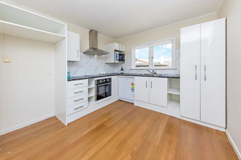 Photo of property in 30 Royton Avenue, Mangere East, Auckland, 2024