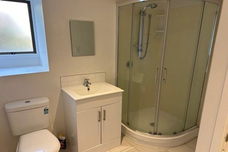 Photo of property in 1/10 Newstead Avenue, Browns Bay, Auckland, 0632