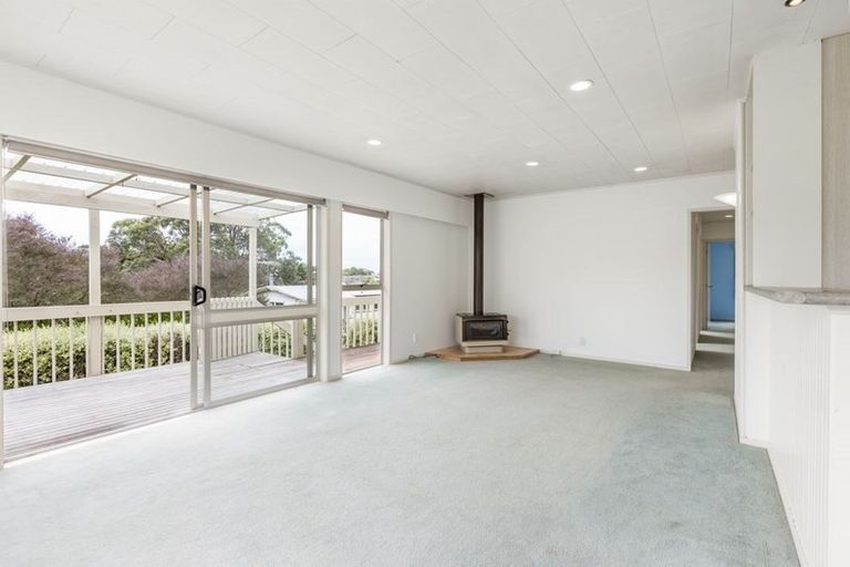 Photo of property in 25 Dobell Road, Stanmore Bay, Whangaparaoa, 0932