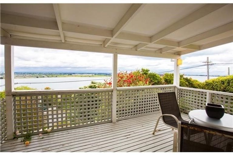 Photo of property in 38 Saint Andrews Hill Road, Mount Pleasant, Christchurch, 8081