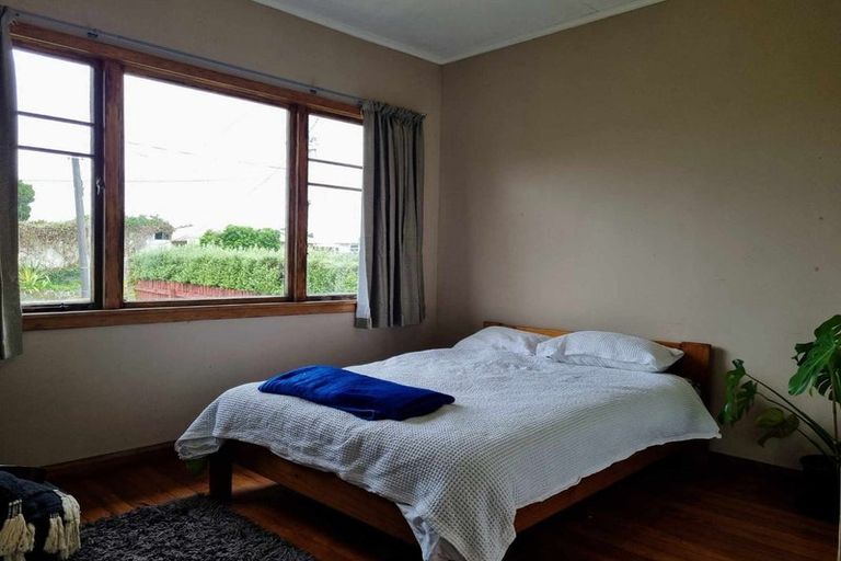 Photo of property in 292 Huatoki Street, Upper Vogeltown, New Plymouth, 4310