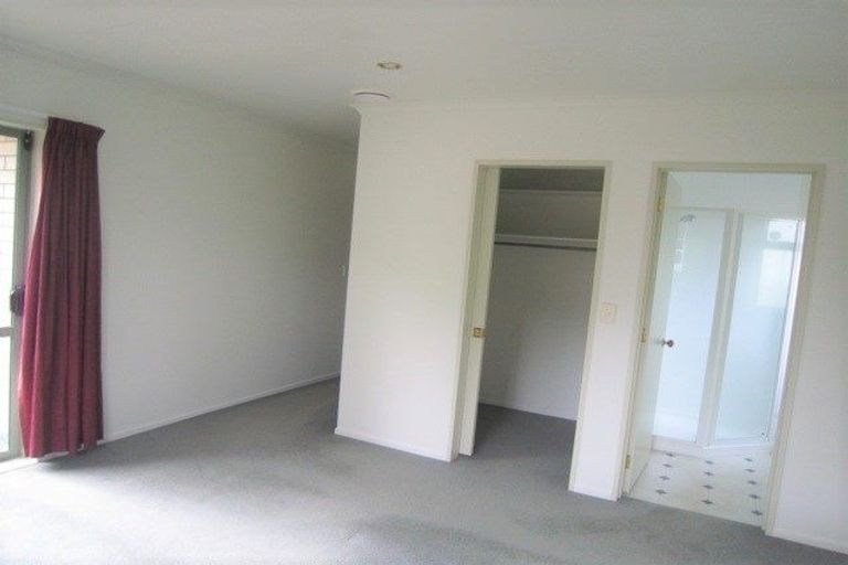 Photo of property in 12 Hastings Place, Hamilton Lake, Hamilton, 3204