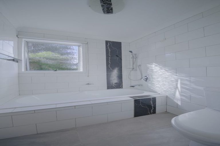 Photo of property in 19a Sunburst Lane, Torbay, Auckland, 0630