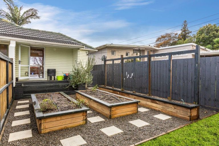 Photo of property in 4 Red Hill Road, Red Hill, Papakura, 2110