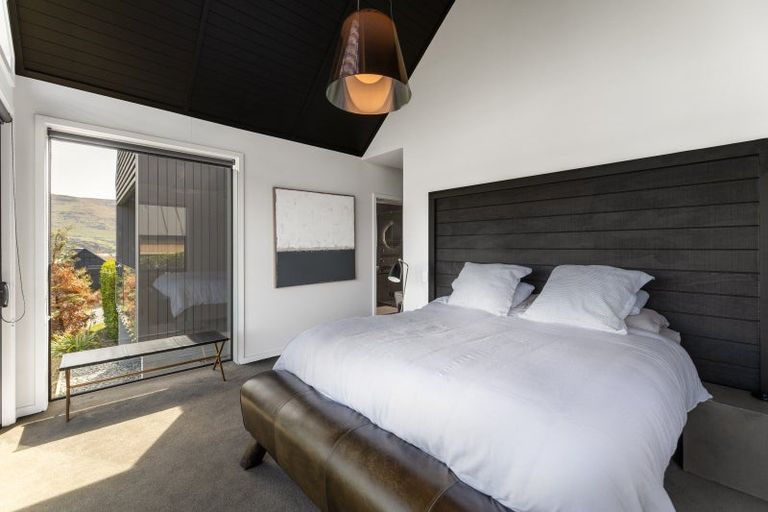 Photo of property in 17 Falconer Rise, Jacks Point, Queenstown, 9371