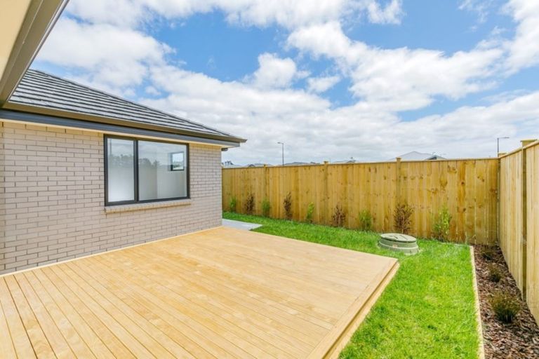 Photo of property in 11 Zadar Street, Kumeu, 0810