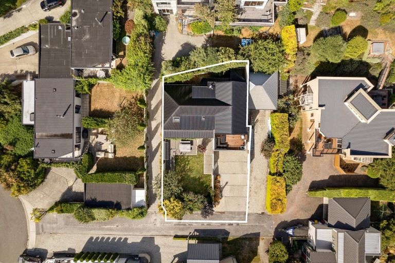 Photo of property in 11 Morrows Mead, Wanaka, 9305