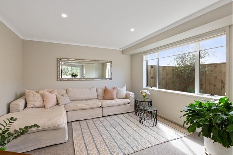 Photo of property in 43 Beachwood Drive, Hatfields Beach, Orewa, 0931