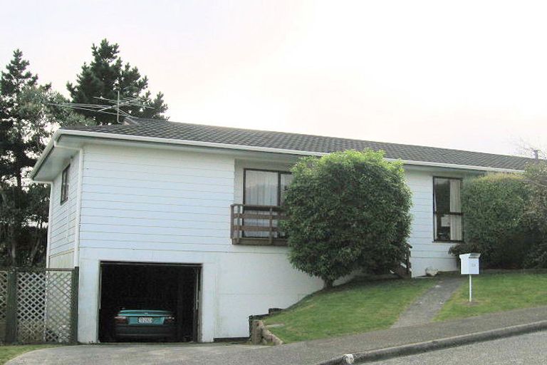 Photo of property in 35 Timaru Grove, Kelson, Lower Hutt, 5010