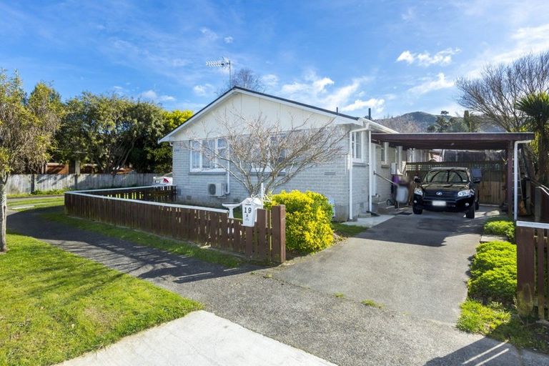 Photo of property in 1/19 Clouston Park Road, Clouston Park, Upper Hutt, 5018