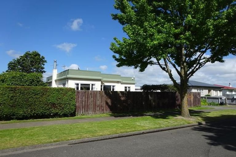 Photo of property in 911 Clive Street, Akina, Hastings, 4122