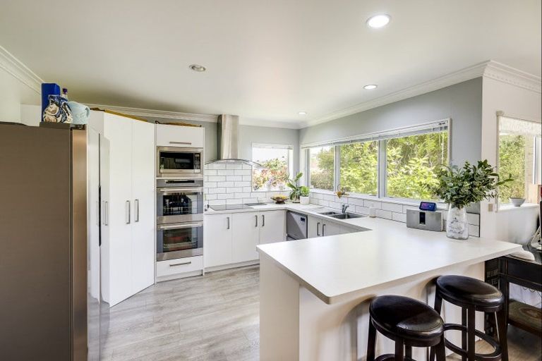 Photo of property in 2 Fern Grove, Taradale, Napier, 4112