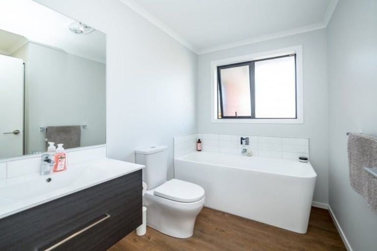 Photo of property in 4 Tarata Grove, Lansdowne, Masterton, 5810