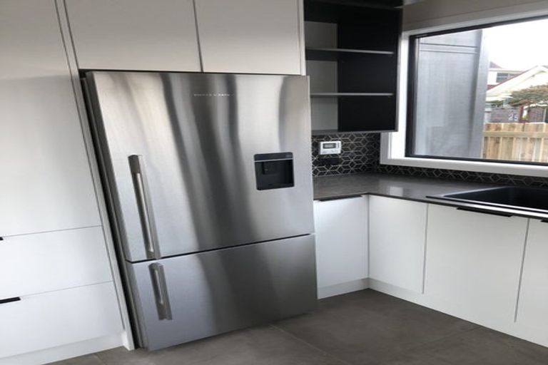 Photo of property in 23 Welland Place, Island Bay, Wellington, 6023