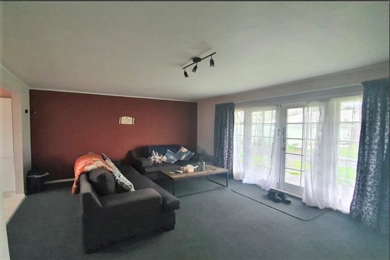 Photo of property in 2/1068 Fergusson Drive, Clouston Park, Upper Hutt, 5018