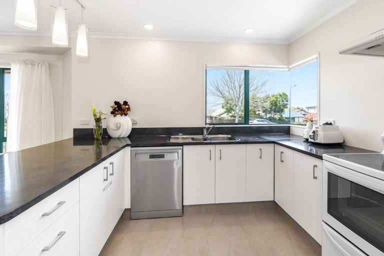 Photo of property in 70 Bartholomew Drive, Nawton, Hamilton, 3200