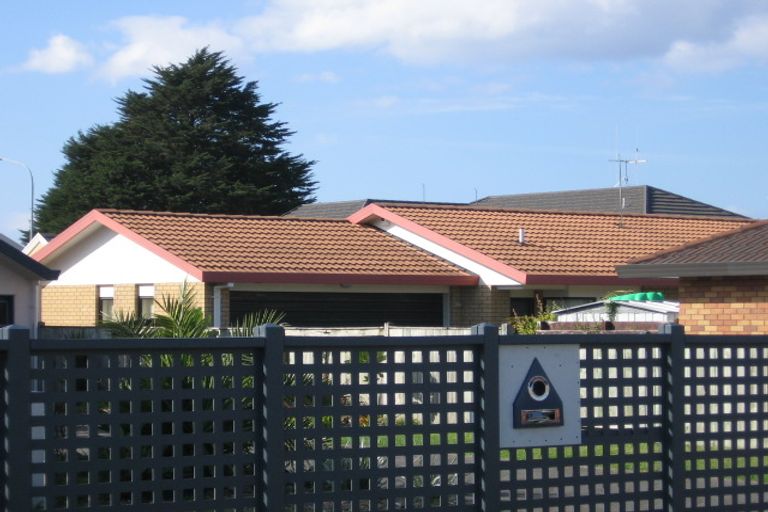 Photo of property in 8 Ngamotu Place, Mount Maunganui, 3116