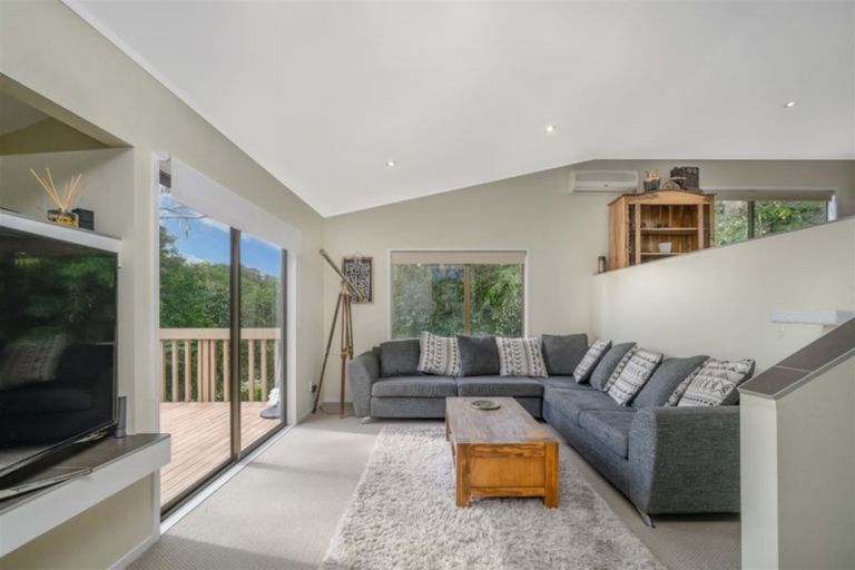 Photo of property in 67 Robbies Road, Shelly Park, Auckland, 2014