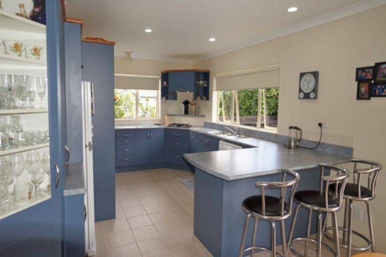 Photo of property in 22 Bermuda Place, One Tree Point, 0118