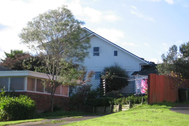 Photo of property in 2/13 Pine Terrace, Howick, Auckland, 2014