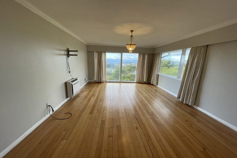 Photo of property in 37 Huntleigh Park Way, Ngaio, Wellington, 6035