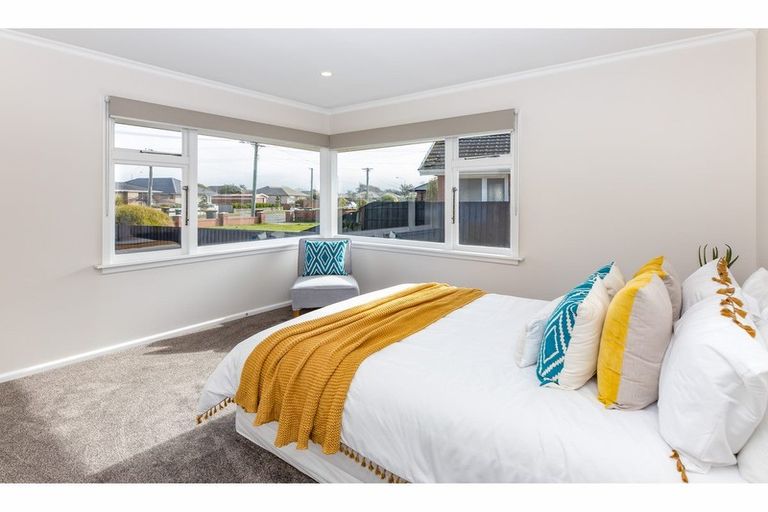 Photo of property in 17 Cromer Place, New Brighton, Christchurch, 8062