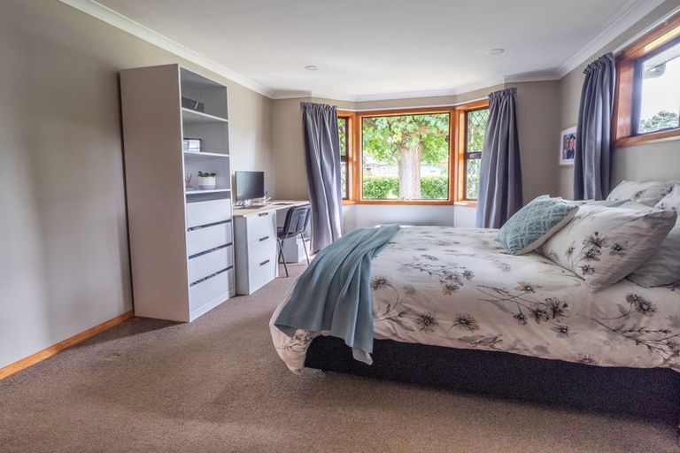 Photo of property in 114 Pahiatua Street, Hokowhitu, Palmerston North, 4410