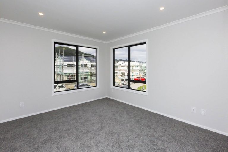 Photo of property in 84 Mawai Hakona Drive, Wallaceville, Upper Hutt, 5018