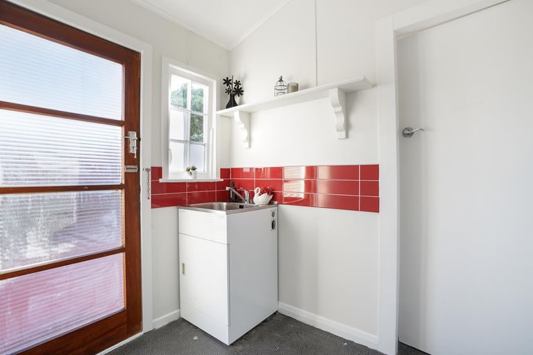 Photo of property in 375 College Street, Hokowhitu, Palmerston North, 4410