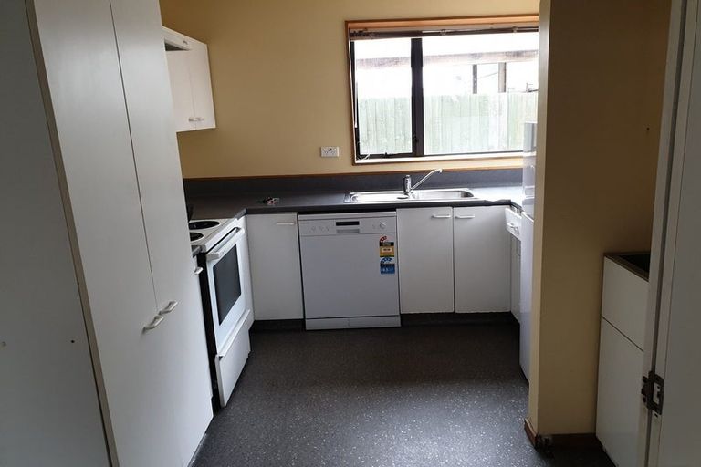 Photo of property in 2/12 Elizabeth Street, Riccarton, Christchurch, 8011