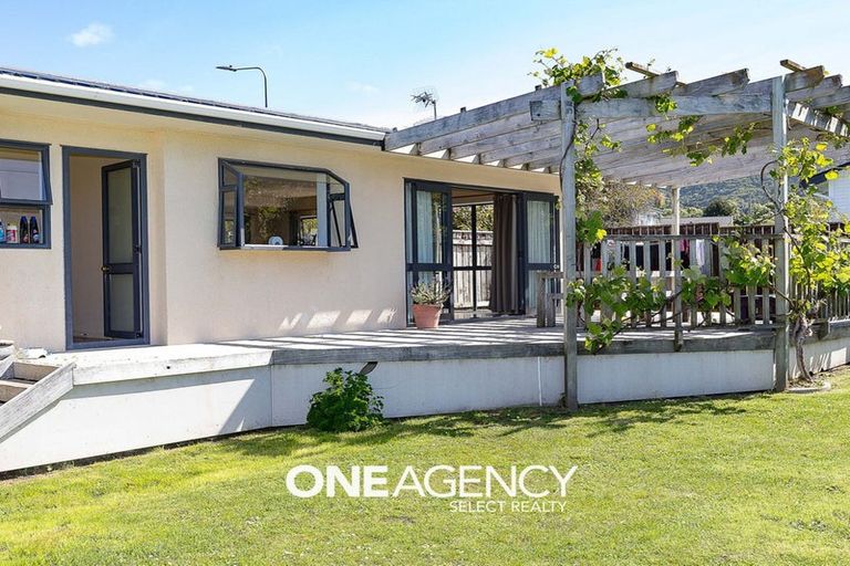 Photo of property in 20 Te Hiko Street, Takapuwahia, Porirua, 5022