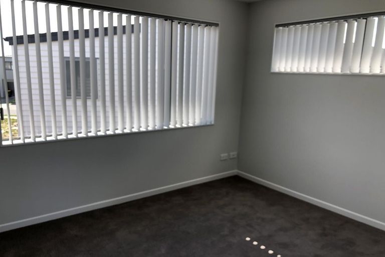 Photo of property in 150 Hobsonville Road, Hobsonville, Auckland, 0618