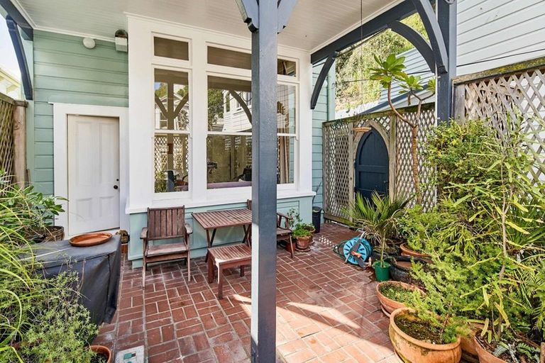 Photo of property in 5a Hay Street, Oriental Bay, Wellington, 6011