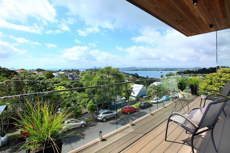 Photo of property in Sugar Lane Apartments, 3/31 Rawene Road, Birkenhead, Auckland, 0626