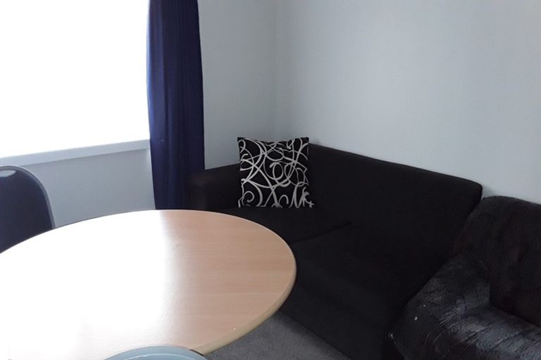 Photo of property in 64 Glenbervie Crescent, Massey, Auckland, 0614