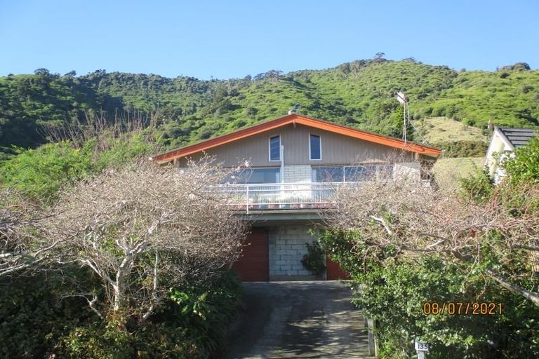 Photo of property in 135 Winara Avenue, Waikanae, 5036