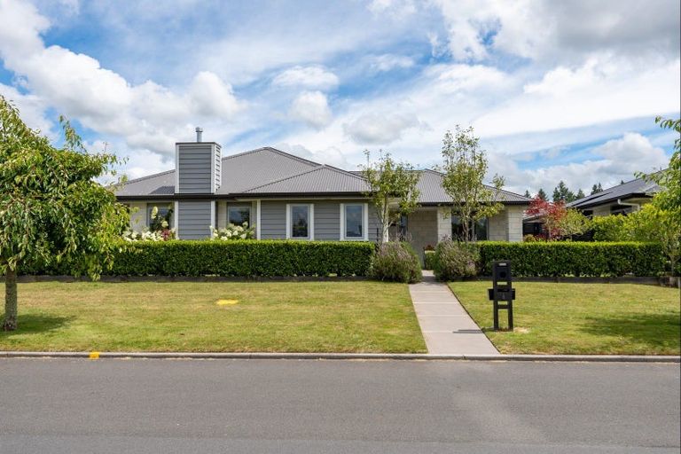 Photo of property in 6 Noumea Drive, Rangatira Park, Taupo, 3330