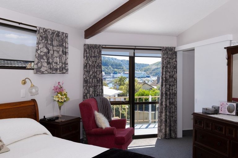 Photo of property in 6 Seaview Crescent, Picton, 7220