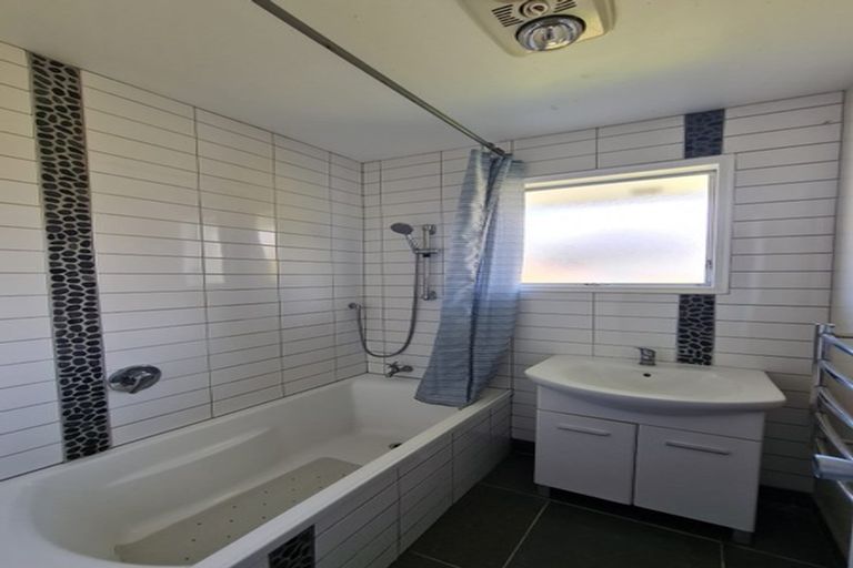 Photo of property in 2/226 Wainoni Road, Avondale, Christchurch, 8061