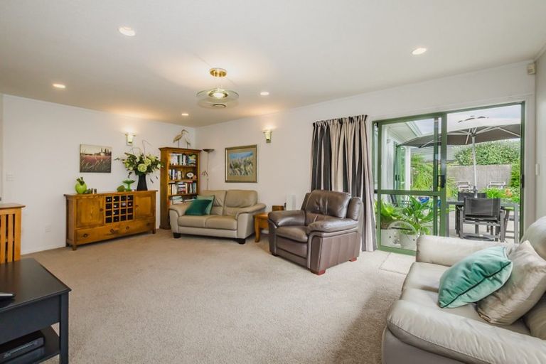 Photo of property in 6 Beachwater Grove, Paraparaumu Beach, Paraparaumu, 5032
