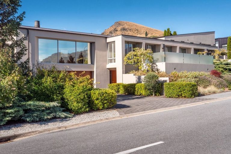 Photo of property in 1 Advance Terrace, Arrowtown, 9302