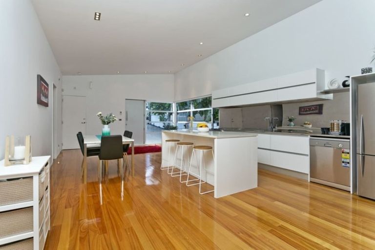 Photo of property in 16c Charmaine Road, Torbay, Auckland, 0630