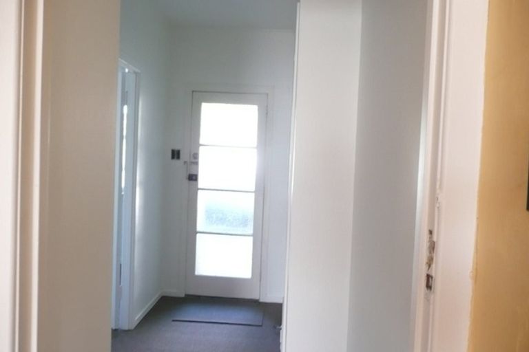 Photo of property in 1/83 Hutchinson Avenue, New Lynn, Auckland, 0600