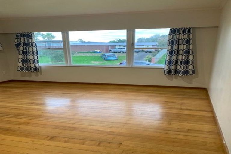 Photo of property in 16 Glenside Avenue, Pakuranga, Auckland, 2010