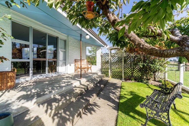 Photo of property in 128 Campbell Road, Winton, 9783