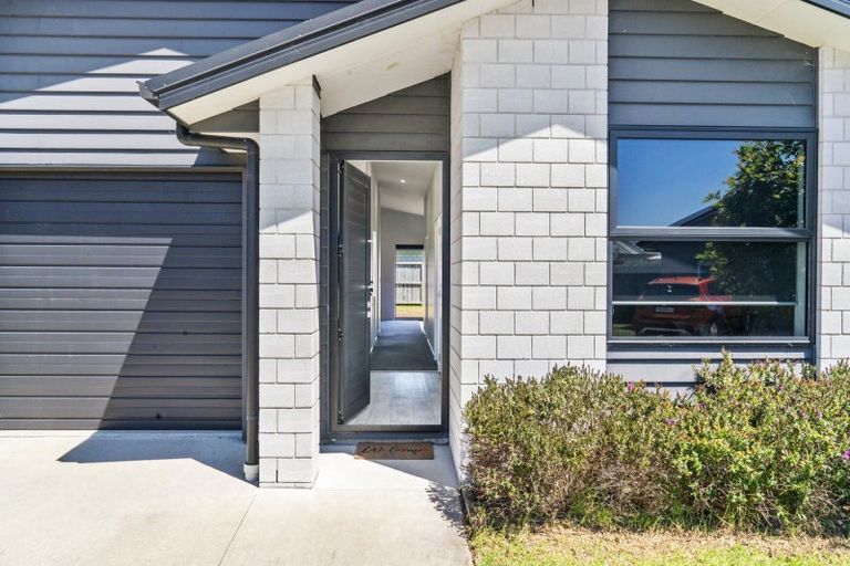 Photo of property in 45 Taioma Close, Papamoa, 3118