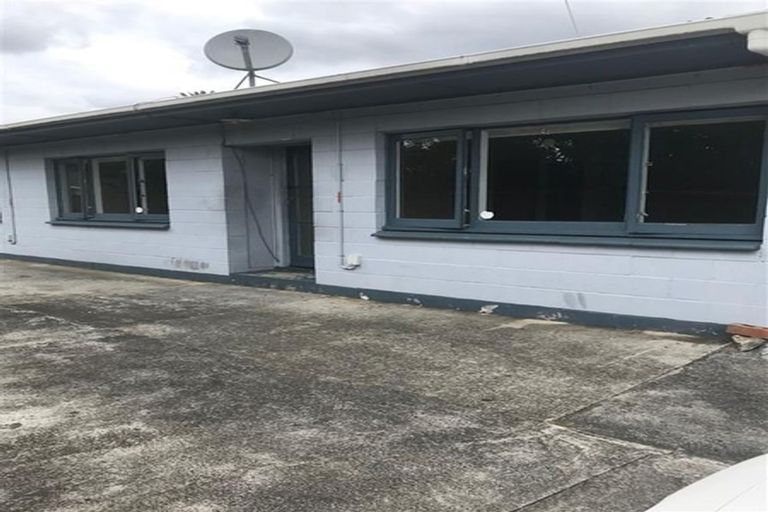 Photo of property in 2/23 Driver Road, Mangere East, Auckland, 2024