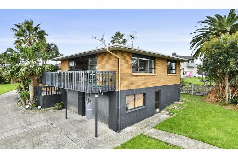 Photo of property in 10 Sophora Place, Totara Heights, Auckland, 2105